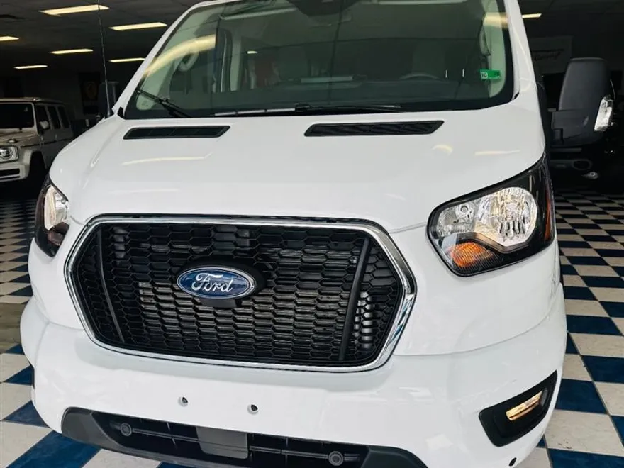 2025 Ford Transit Passenger XLT photo 1