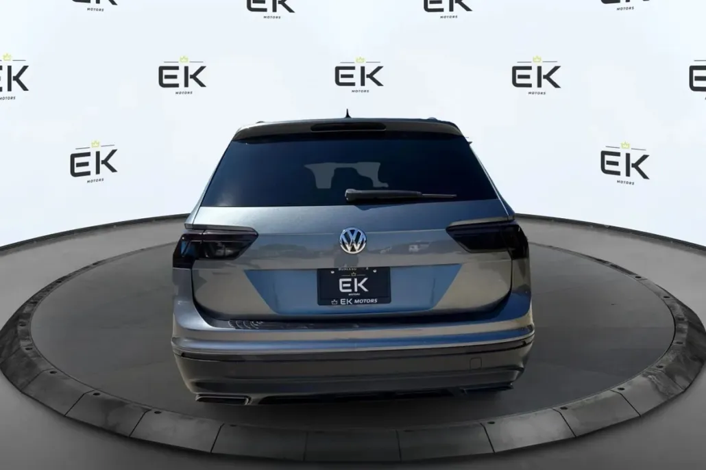 2020 Volkswagen Tiguan Sport photo 1