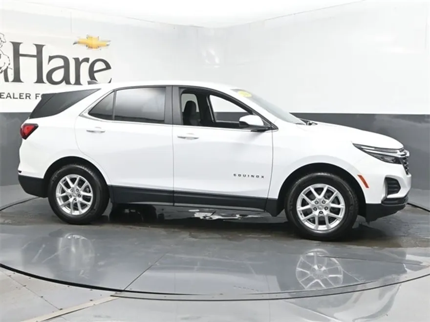 2023 Chevrolet Equinox LT photo 1