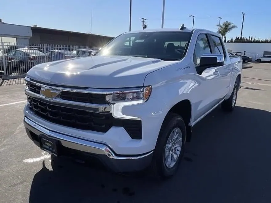 2025 Chevrolet Silverado 1500 LT photo 1