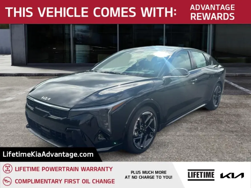 2025 Kia K4 GT-Line photo 1