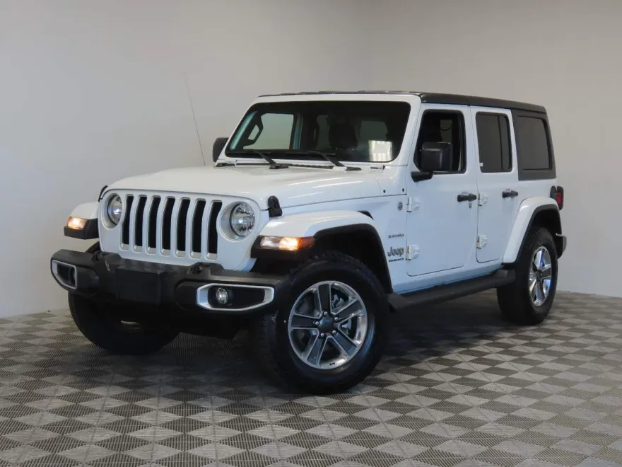 2023 Jeep Wrangler Sahara photo 1