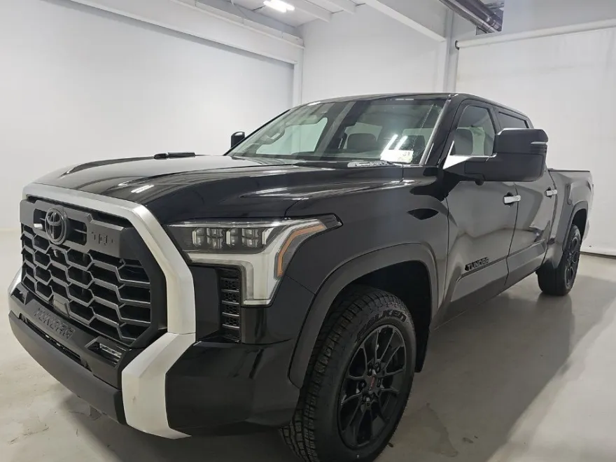 2023 Toyota Tundra Limited photo 1