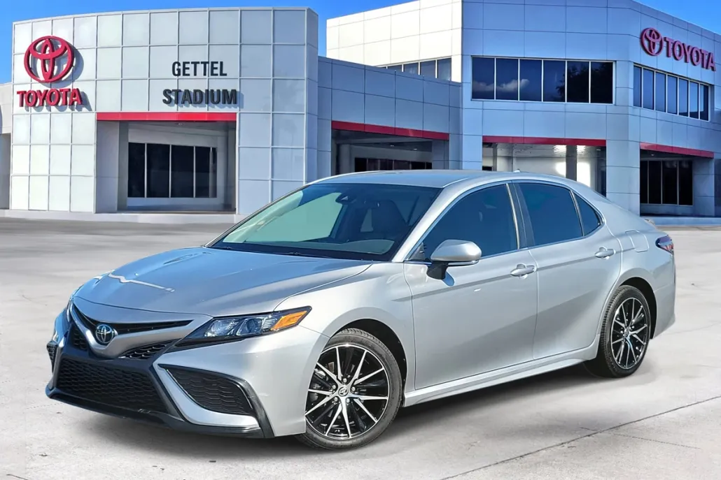 2023 Toyota Camry SE photo 1