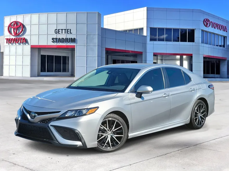 2023 Toyota Camry SE photo 1