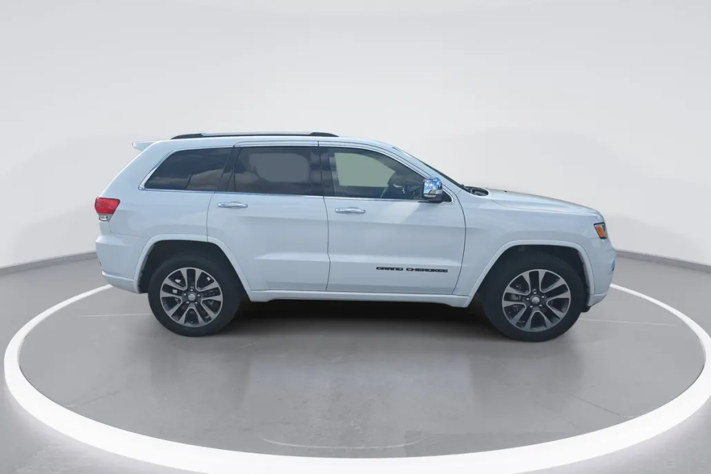 2017 Jeep Grand Cherokee Overland photo 1