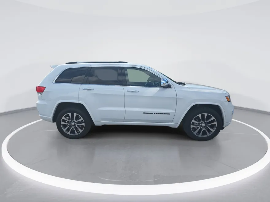 2017 Jeep Grand Cherokee Overland photo 1