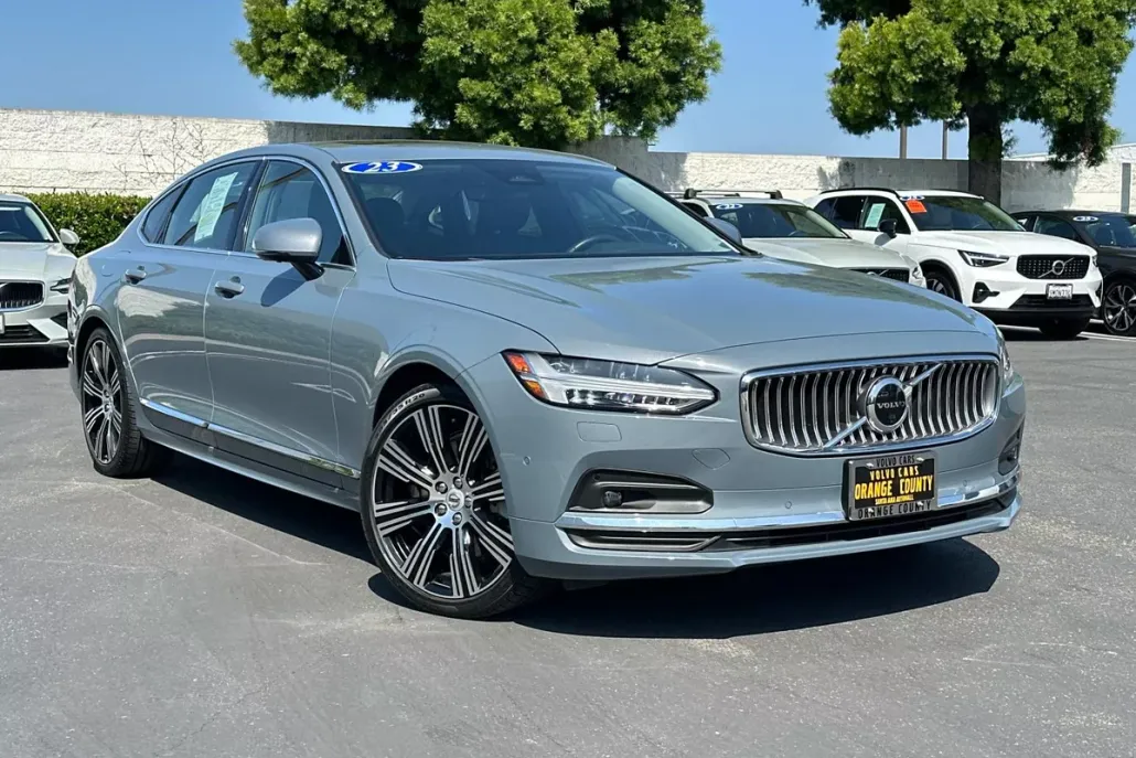 2023 Volvo S90 Plus photo 1