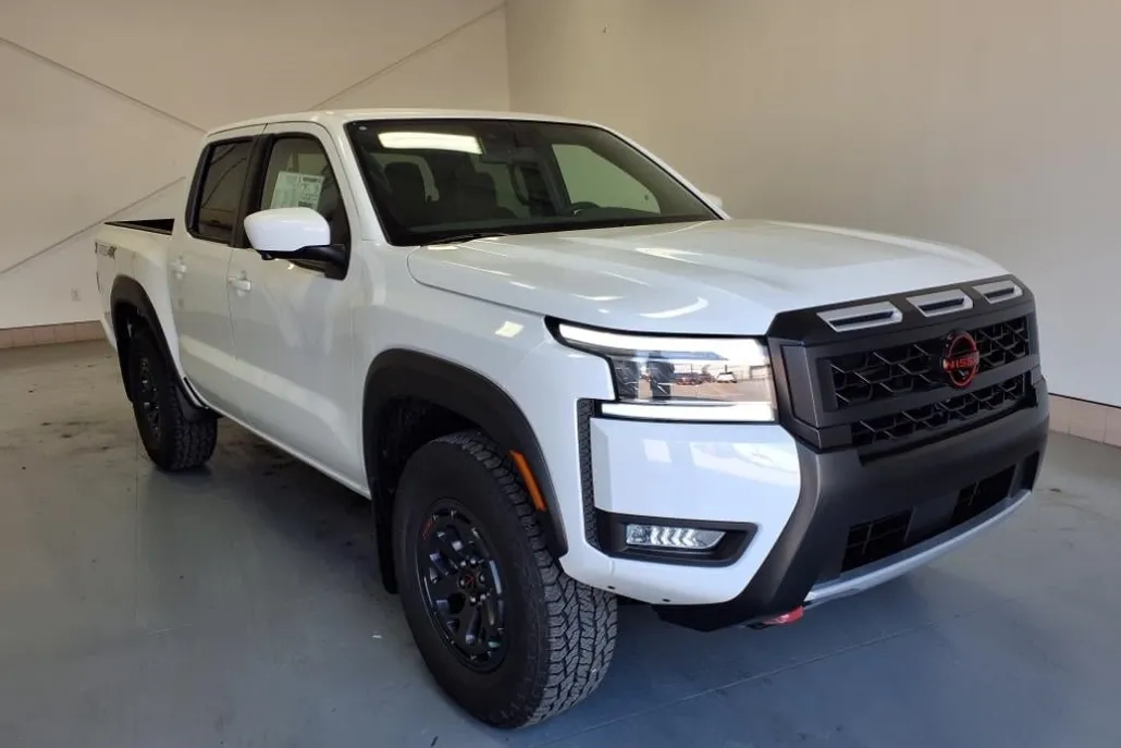 2025 Nissan Frontier PRO-4X photo 1