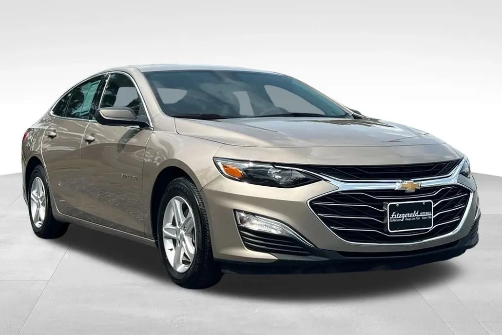 2023 Chevrolet Malibu LS photo 1