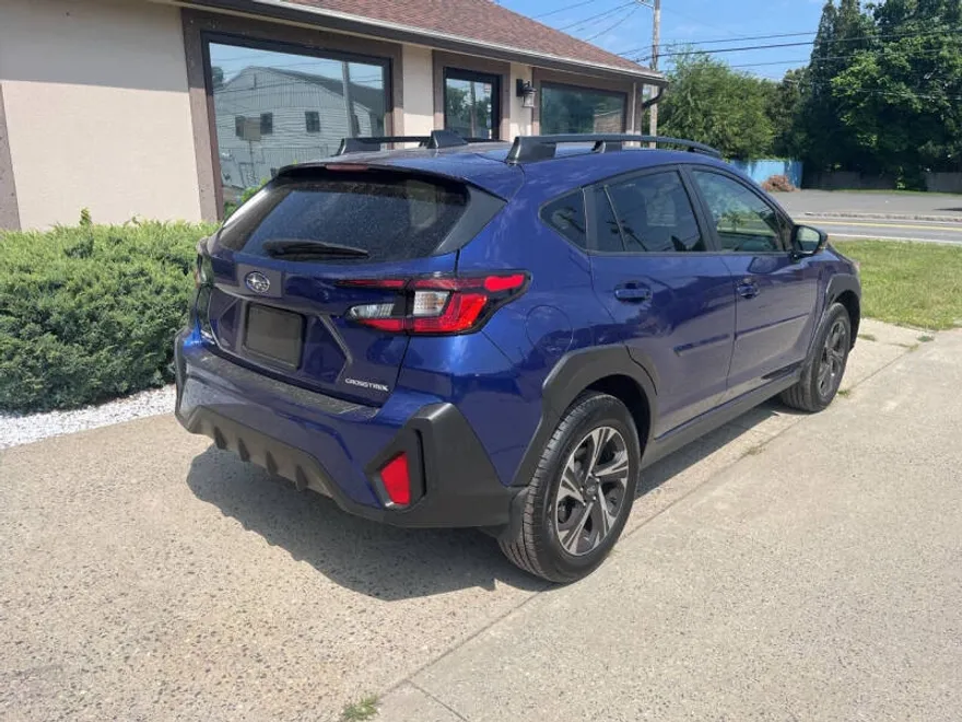 2024 Subaru Crosstrek Premium photo 1