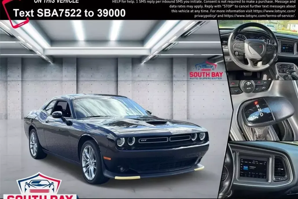 2022 Dodge Challenger GT photo 1