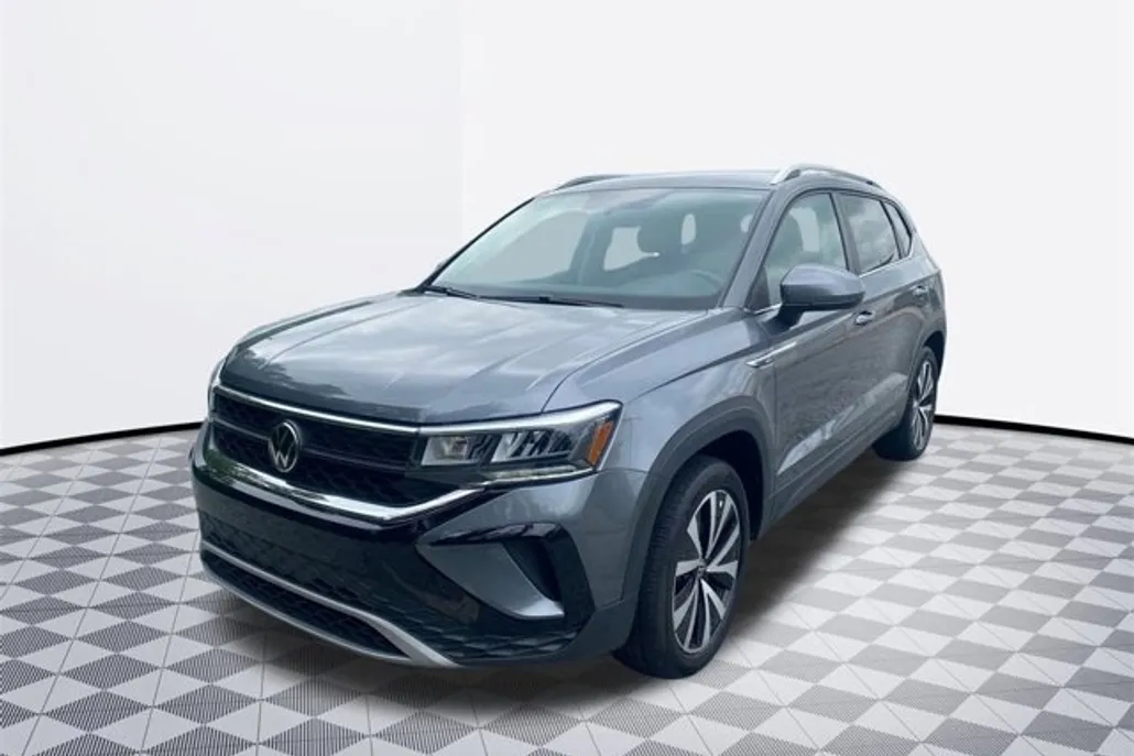 2022 Volkswagen Taos SE photo 1