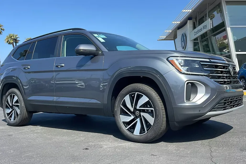 2025 Volkswagen Atlas SE Technology photo 1
