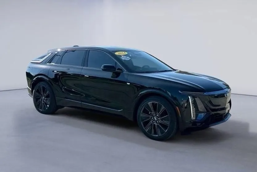 2024 Cadillac Lyriq Sport photo 1