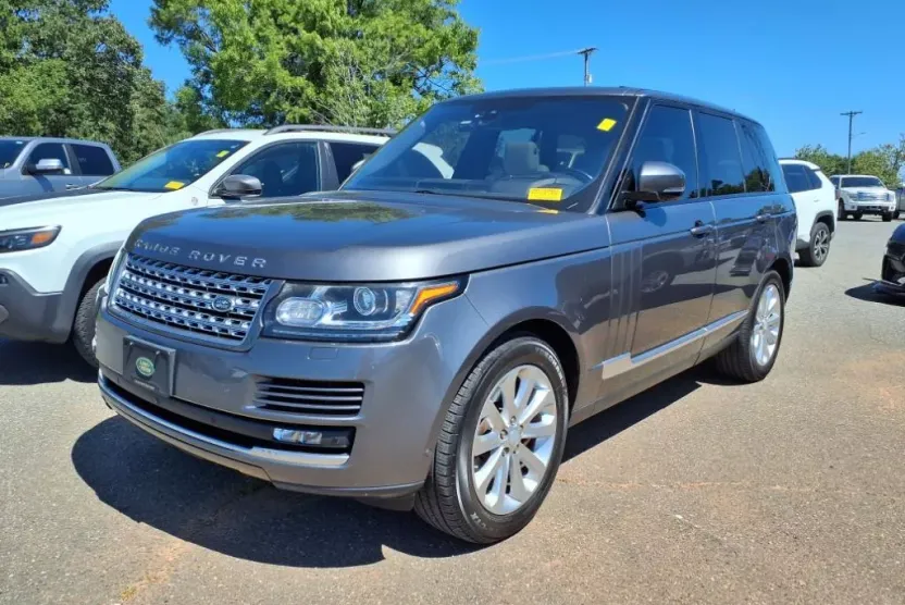 2016 Land Rover Range Rover HSE photo 1
