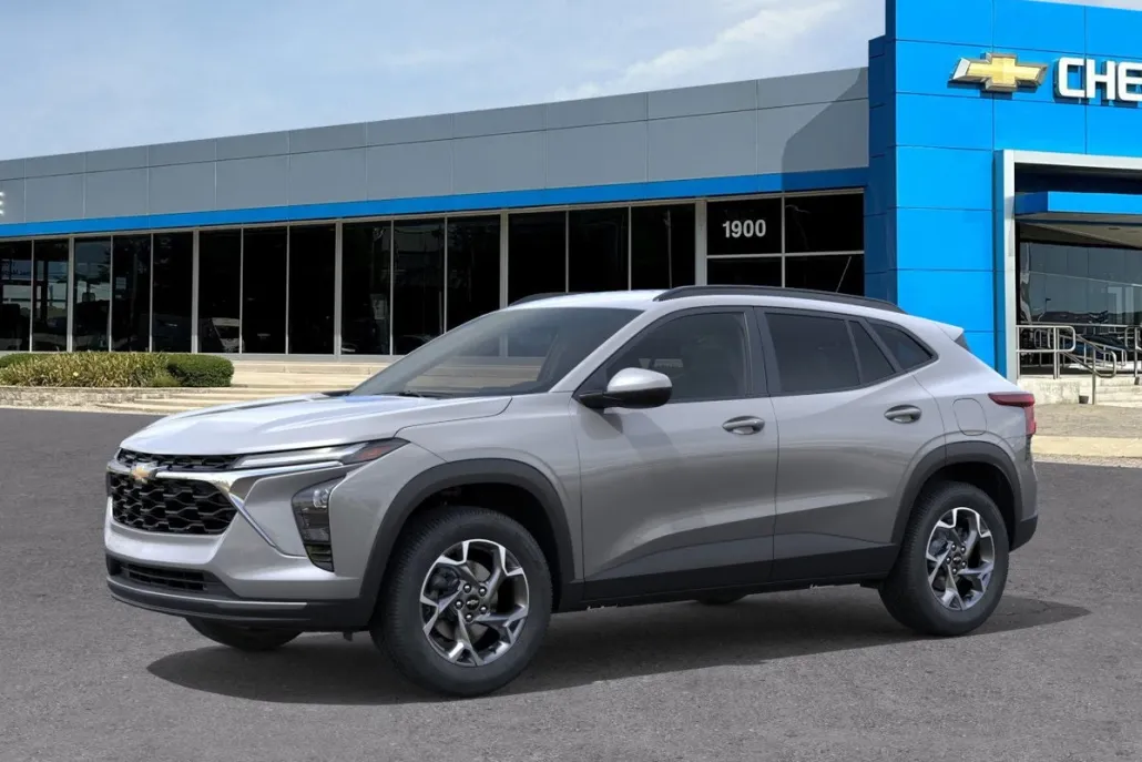 2025 Chevrolet Trax LT photo 1