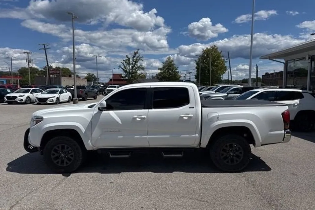 2023 Toyota Tacoma SR5 V6 photo 1