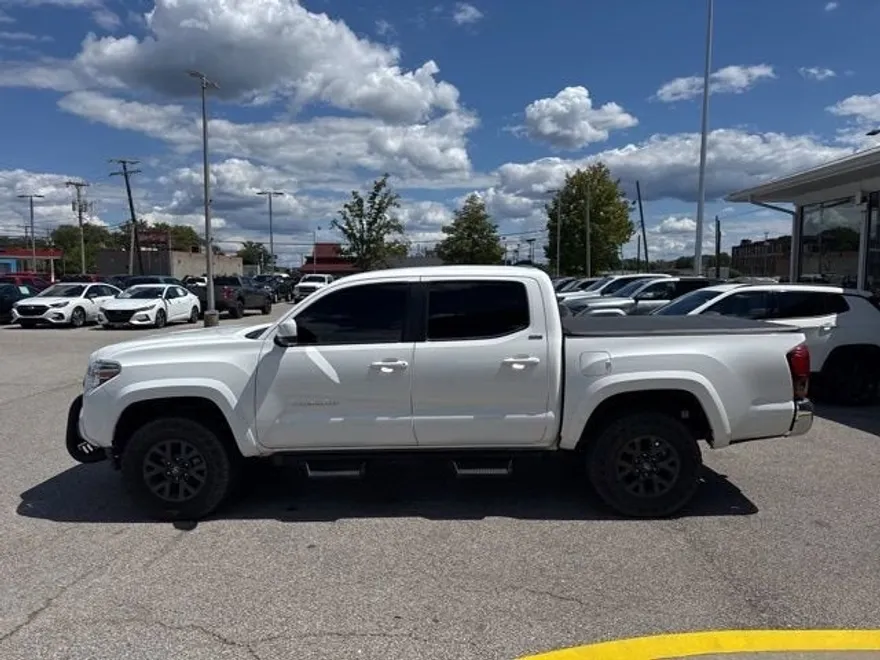 2023 Toyota Tacoma SR5 V6 photo 1