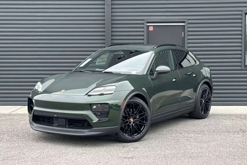 2024 Porsche Macan 4 Electric photo 1