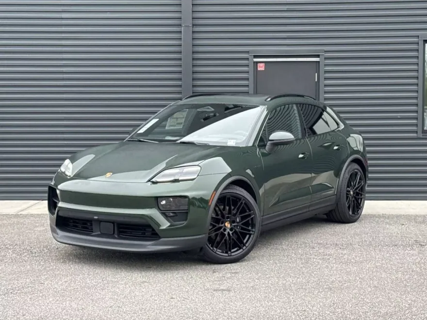2024 Porsche Macan 4 Electric photo 1