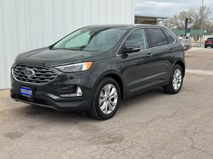 2024 Ford Edge Titanium photo 1