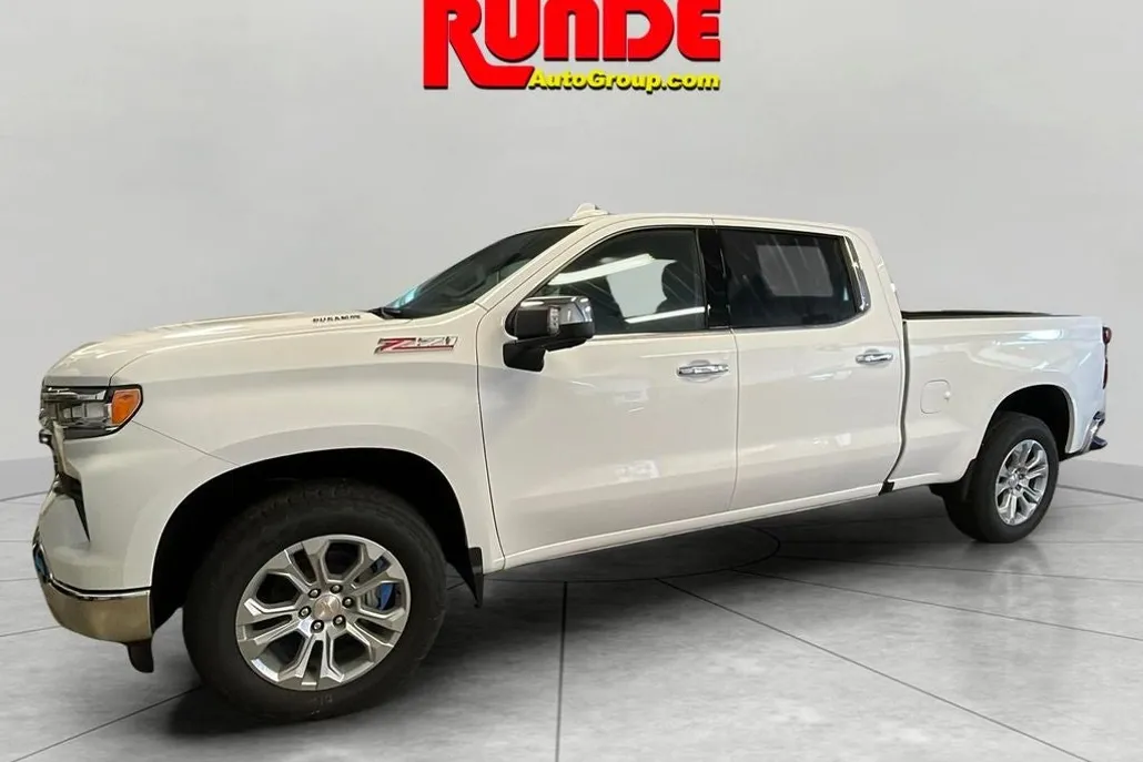 2026 Chevrolet Silverado 1500 LTZ photo 1