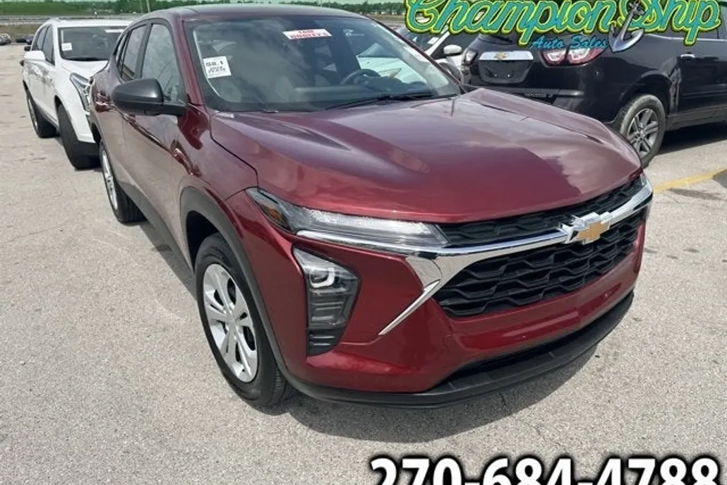 2024 Chevrolet Trax LS photo 1