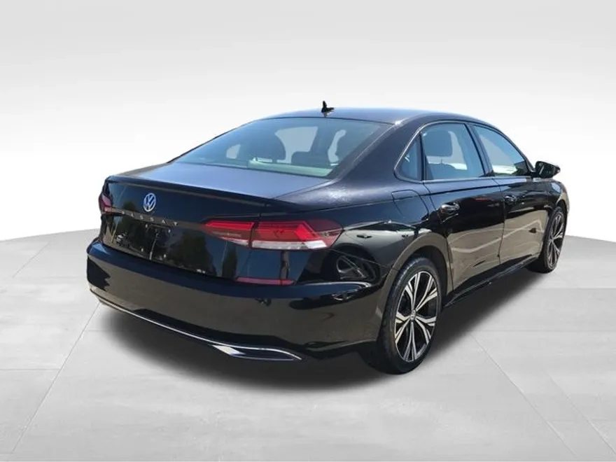 2022 Volkswagen Passat 2.0T Limited photo 1