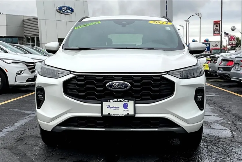 2024 Ford Escape Hybrid ST-Line Select photo 1