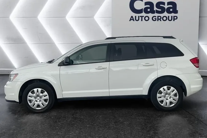 2017 Dodge Journey SE photo 1
