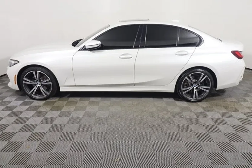 2023 Bmw 330i Sedan photo 1