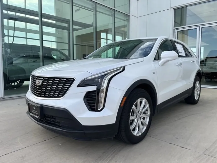 2023 Cadillac XT4 Luxury photo 1