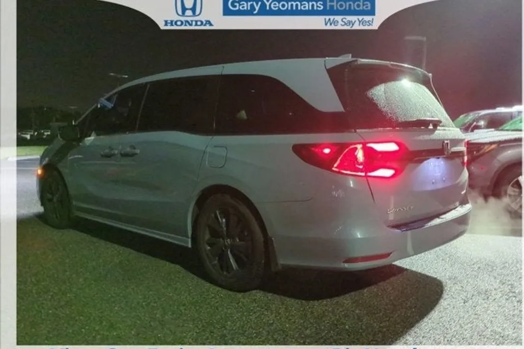 2024 Honda Odyssey Sport photo 1