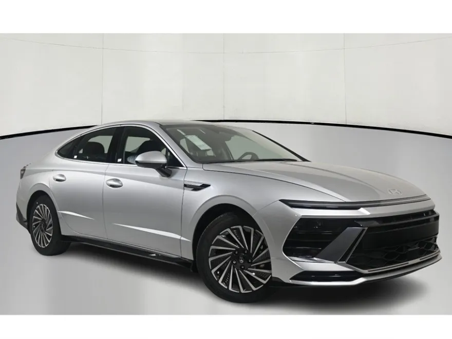 2025 Hyundai Sonata Hybrid SEL photo 1