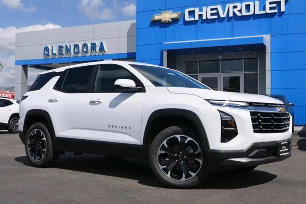 2026 Chevrolet Equinox LT photo 1