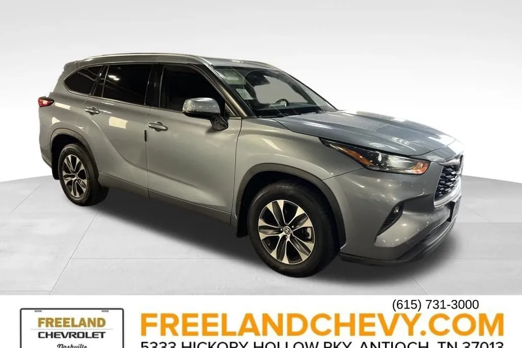 2021 Toyota Highlander XLE photo 1
