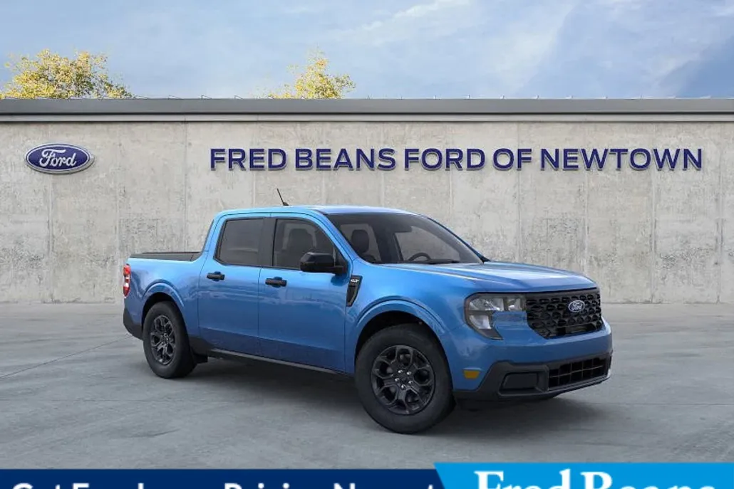 2025 Ford Maverick XLT photo 1