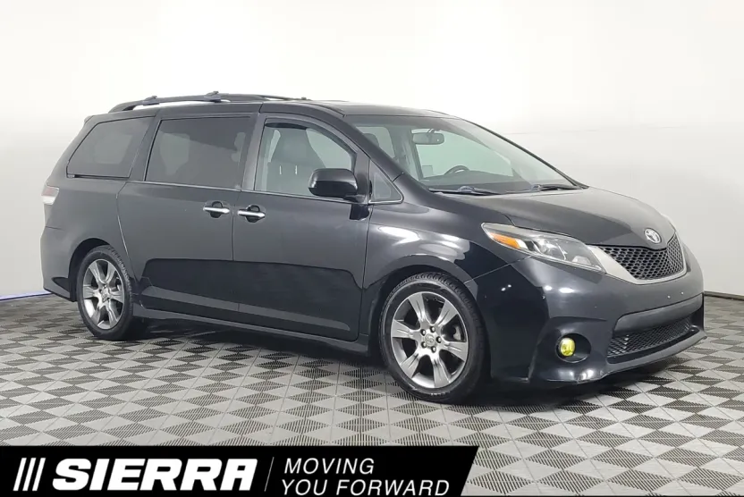 2015 Toyota Sienna SE photo 1
