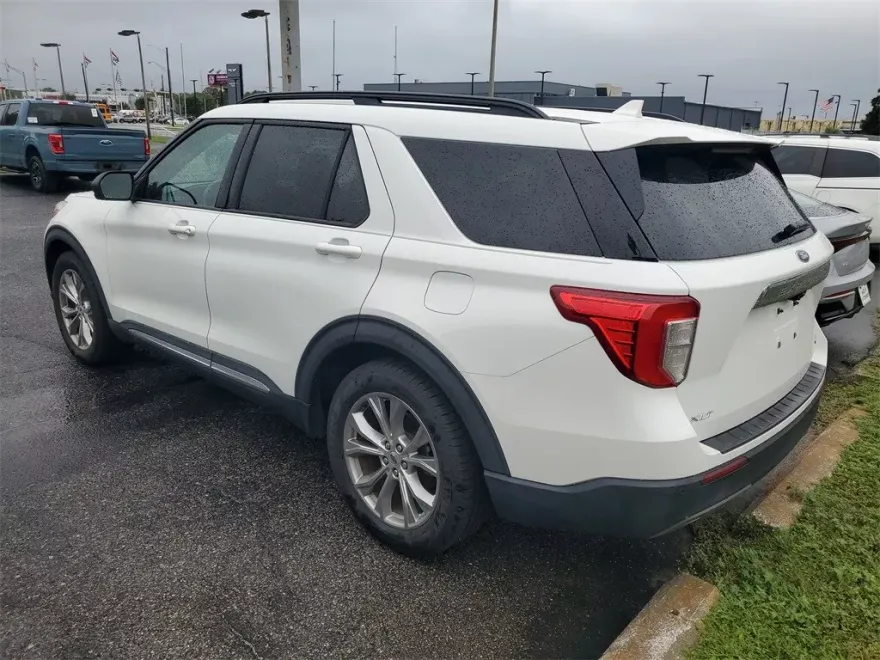 2020 Ford Explorer XLT photo 1