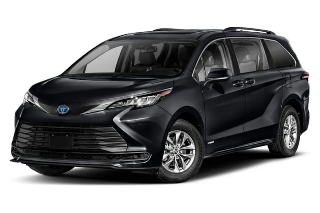 2023 Toyota Sienna LE photo 1