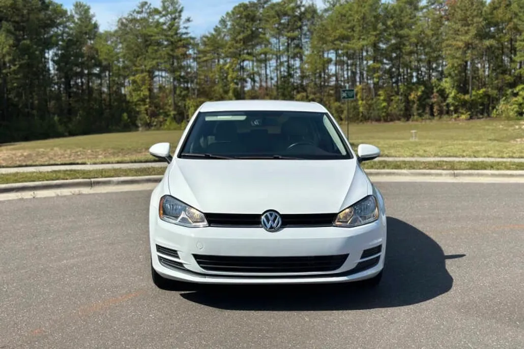 2016 Volkswagen Golf TSI S photo 1