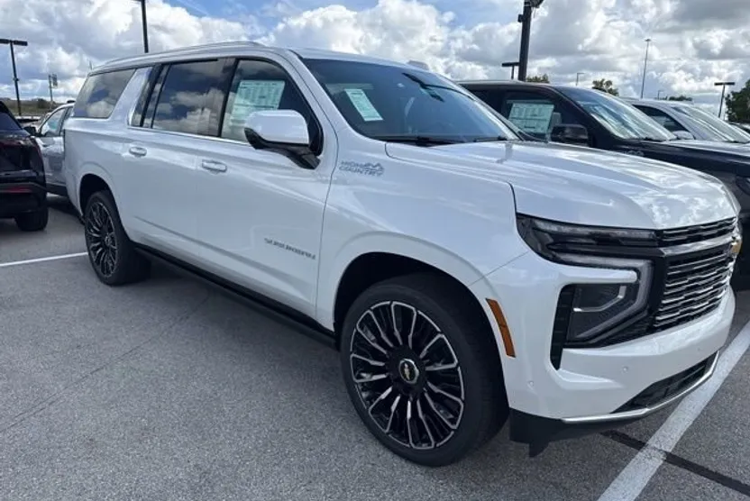 2025 Chevrolet Suburban High Country photo 1
