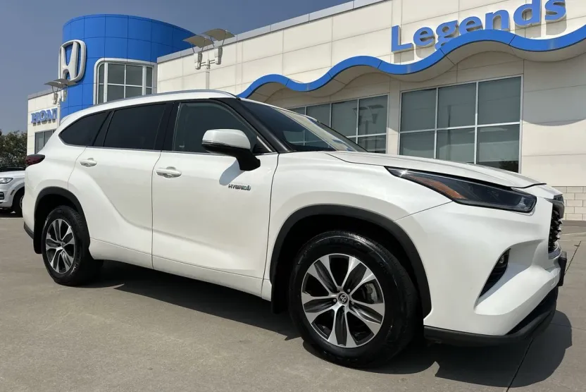 2021 Toyota Highlander Hybrid XLE photo 1