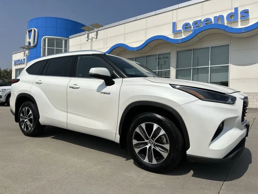2021 Toyota Highlander Hybrid XLE photo 1
