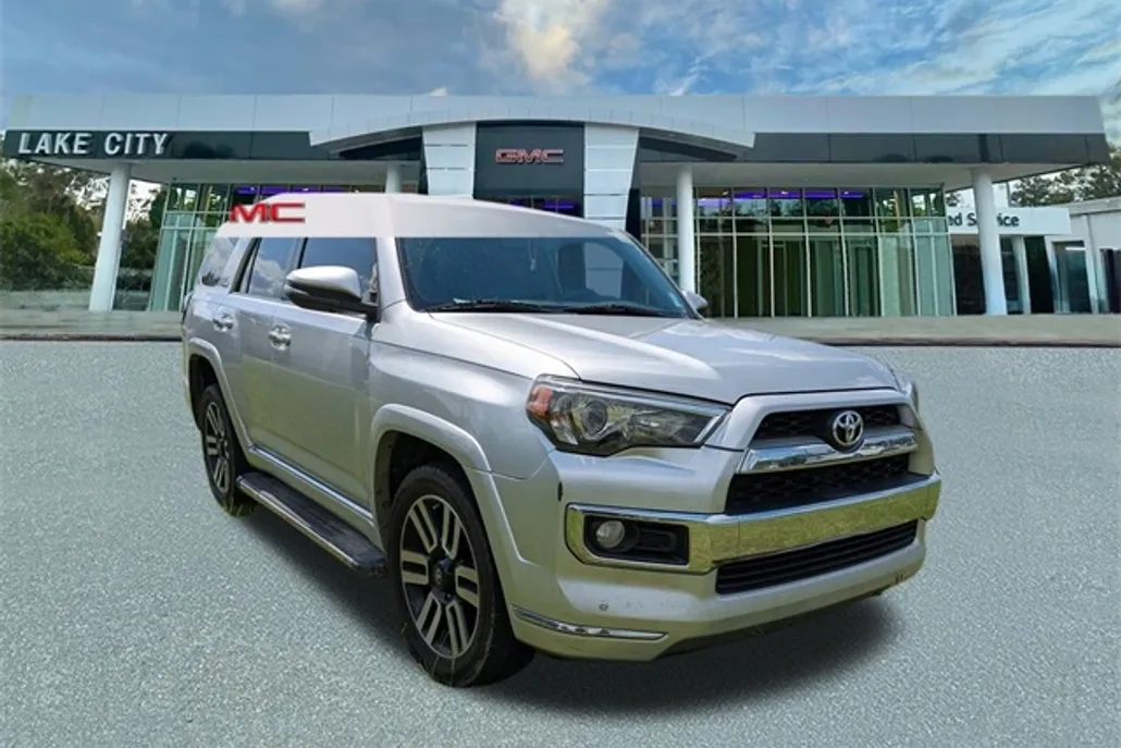2015 Toyota 4Runner SR5 photo 1