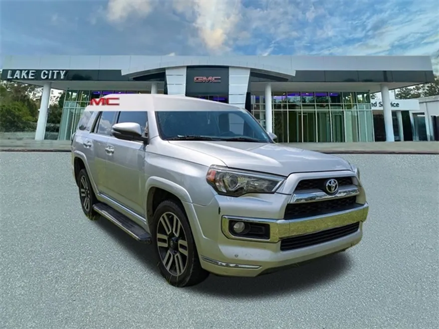 2015 Toyota 4Runner SR5 photo 1