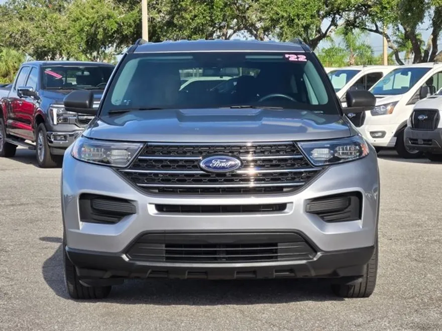 2022 Ford Explorer XLT photo 1