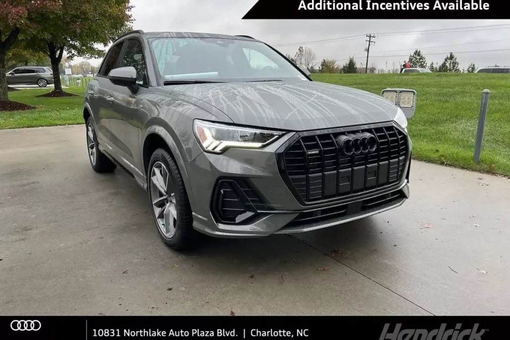 2025 Audi Q3 S line Premium photo 1