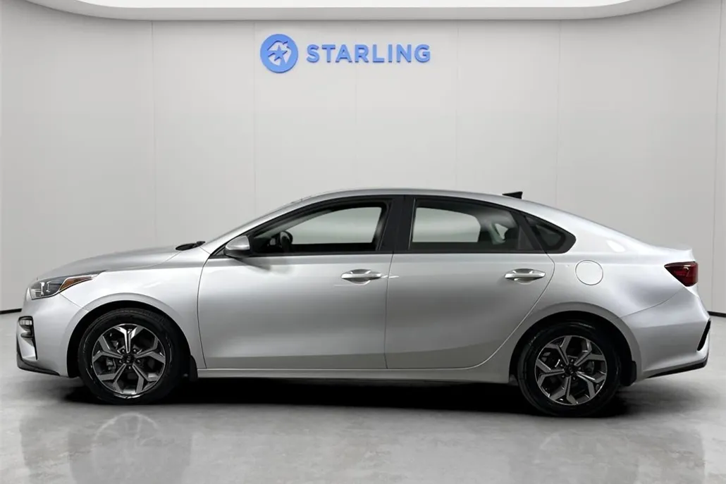 2021 Kia Forte LXS photo 1